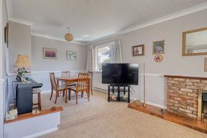 Lounge/Diner- click for photo gallery
